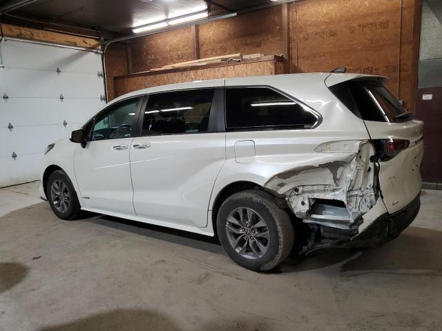 TOYOTA SIENNA XLE 2021