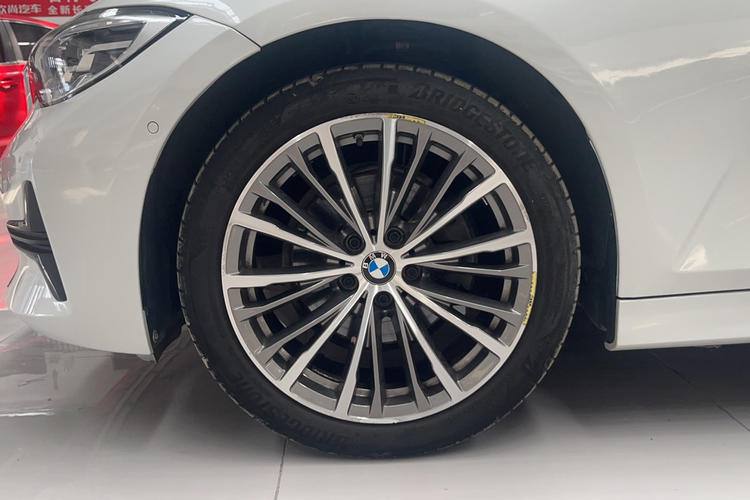 BMW 3 Series 320i 2021