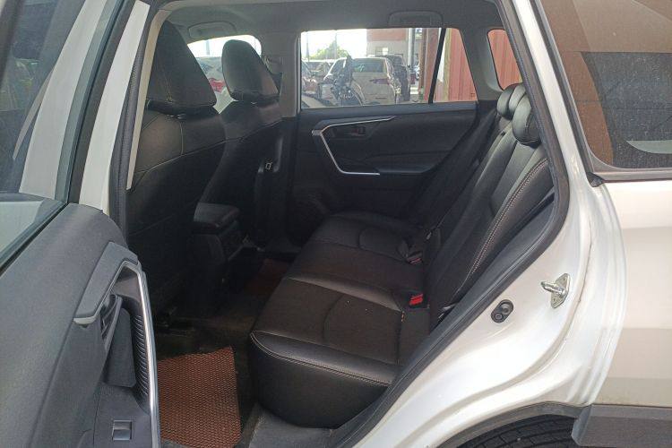 TOYOTA RAV4 2021