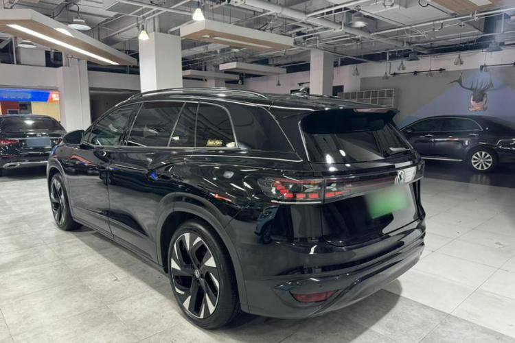 Volkswagen ID.6 CROZZ First Edition 2021