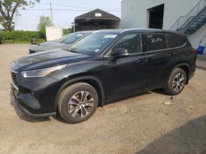 TOYOTA HIGHLANDER XLE 2021