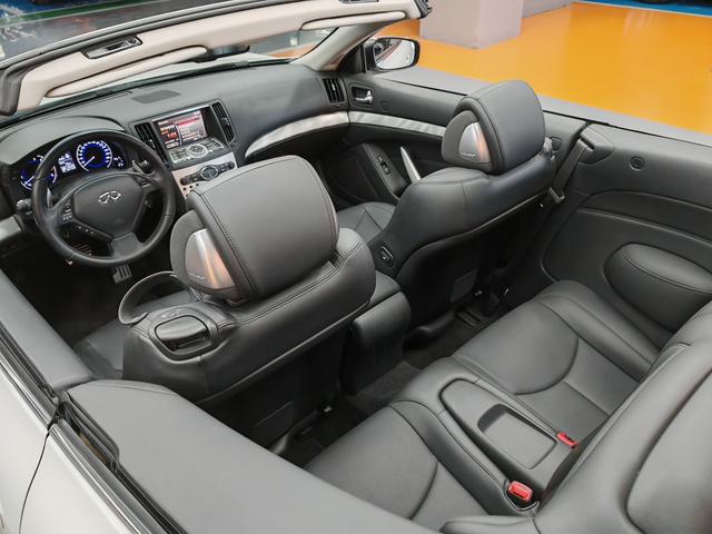 INFINITI G37 2010