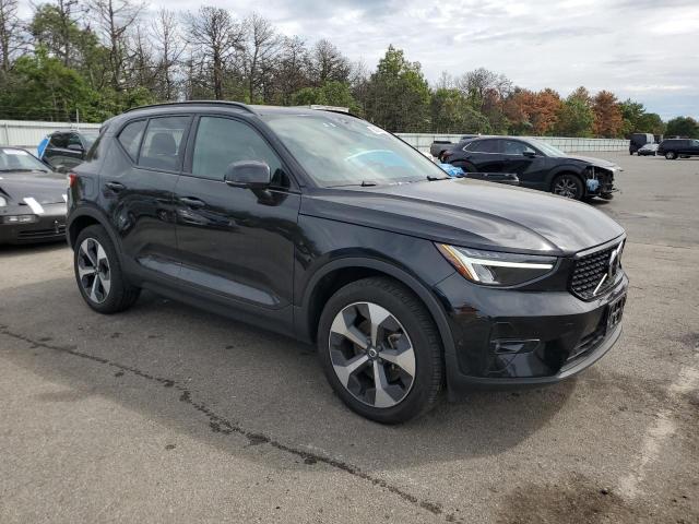 VOLVO XC40 PLUS 2023