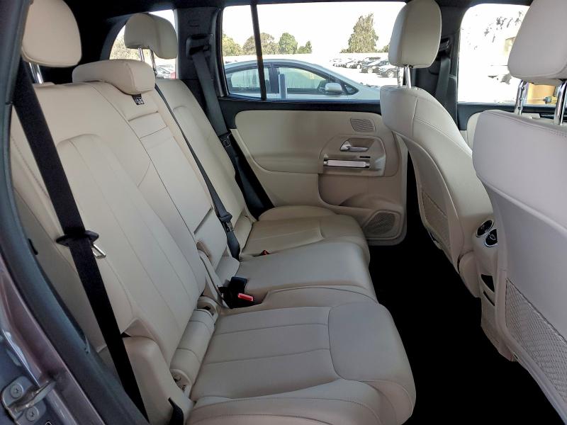 MERCEDES-BENZ GLB 250 2024