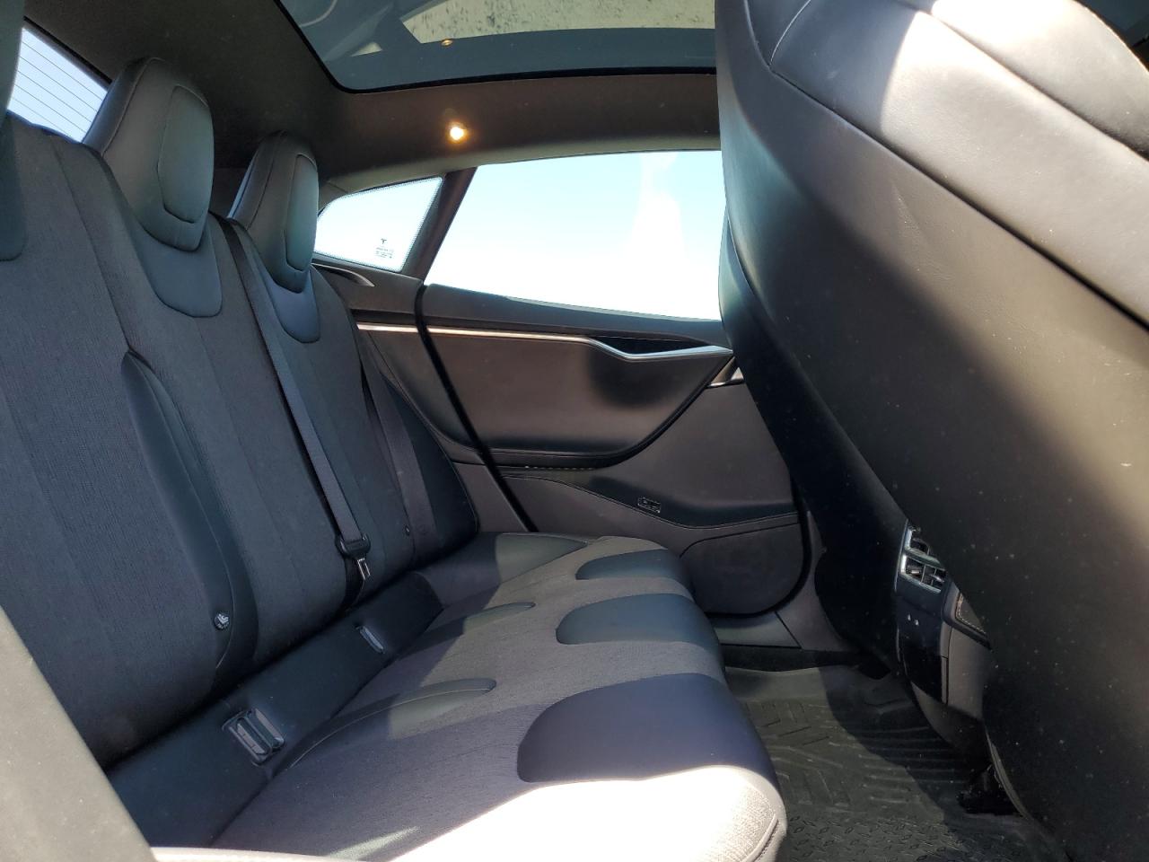 TESLA MODEL S 2017