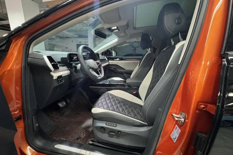 Volkswagen ID.6 CROZZ First Edition 2021