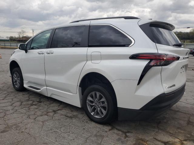 TOYOTA SIENNA XLE 2022