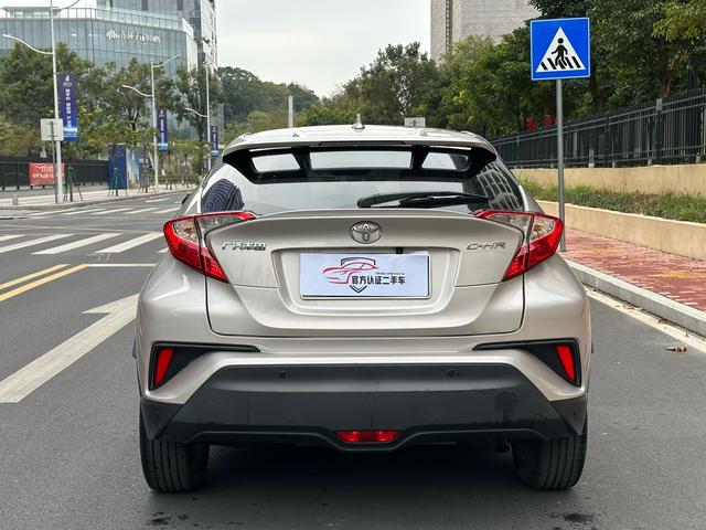 TOYOTA C-HR 2021