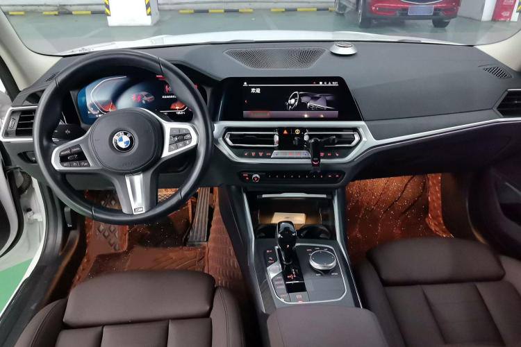 BMW 3 Series 325i M-package 2021