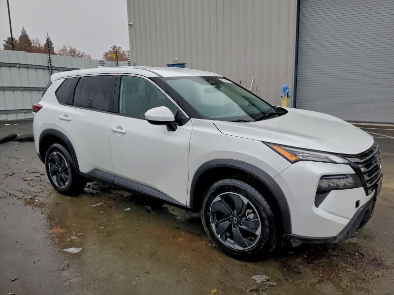 NISSAN ROGUE SV 2024