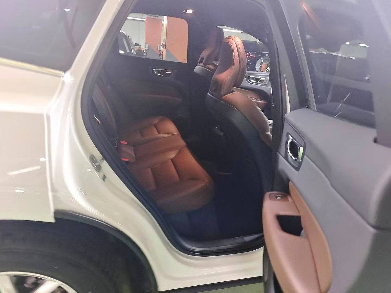 VOLVO XC60 2021