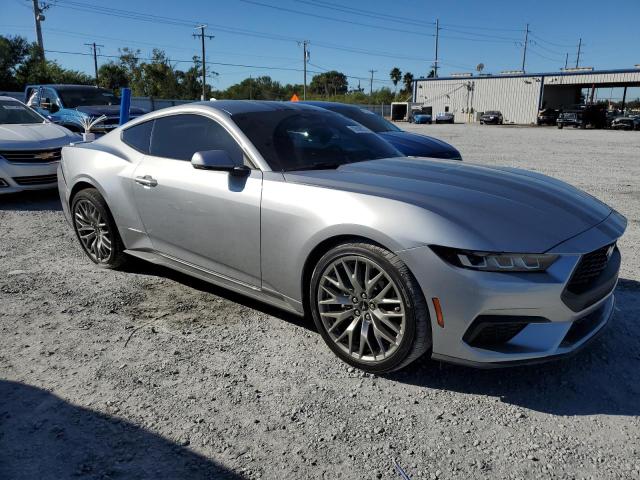FORD MUSTANG 2024