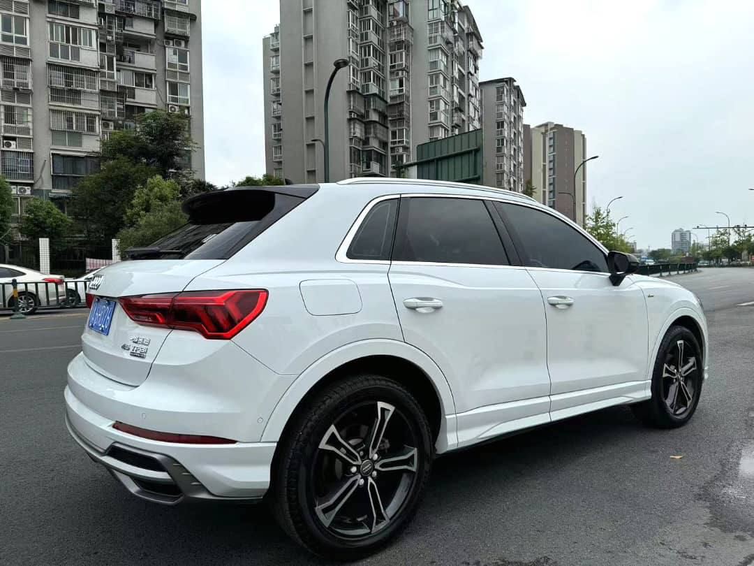 AUDI Q3 2021