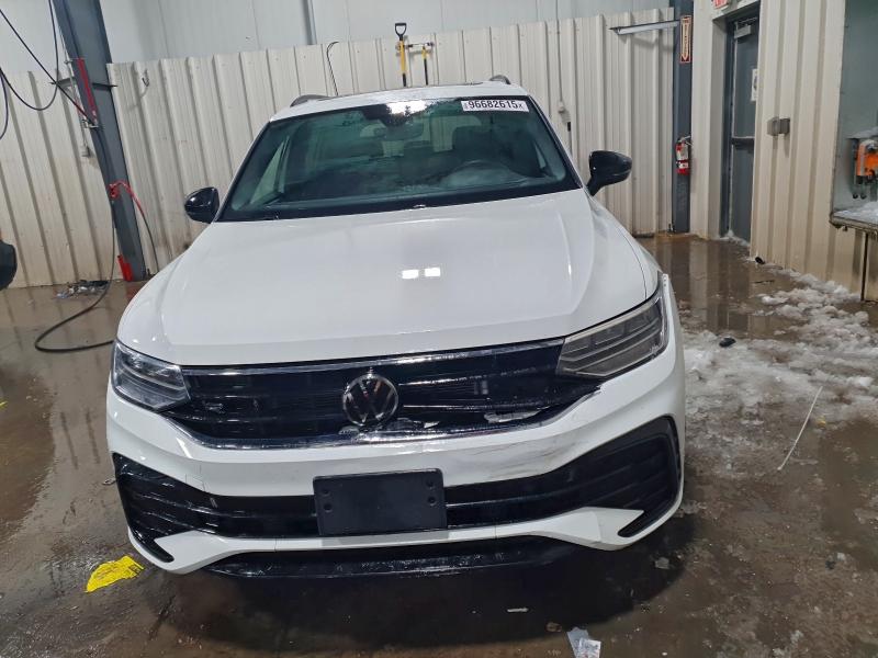 VOLKSWAGEN TIGUAN SE R-LINE BLACK 2021