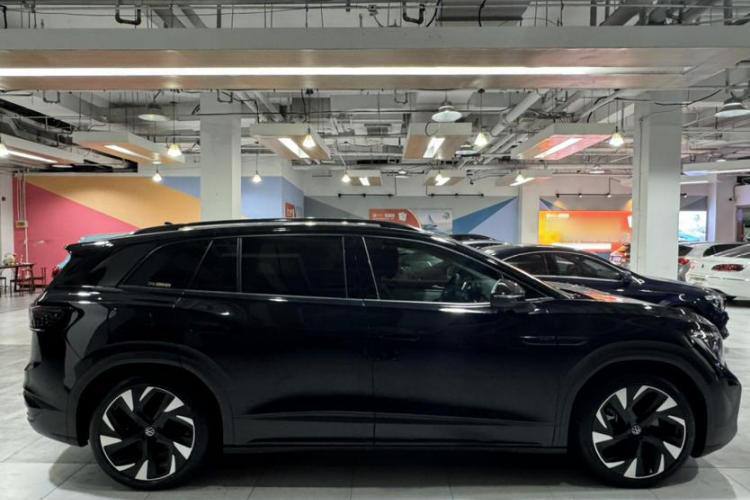 Volkswagen ID.6 CROZZ First Edition 2021