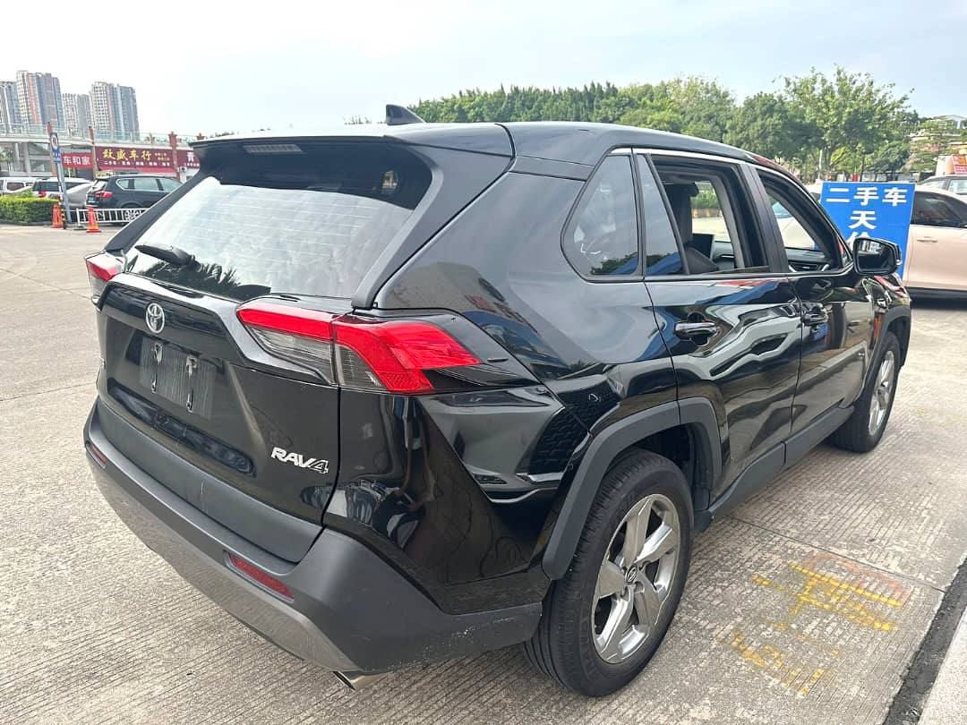 TOYOTA RAV4 2021