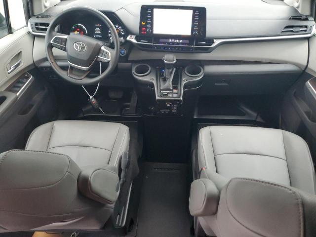TOYOTA SIENNA XLE 2022