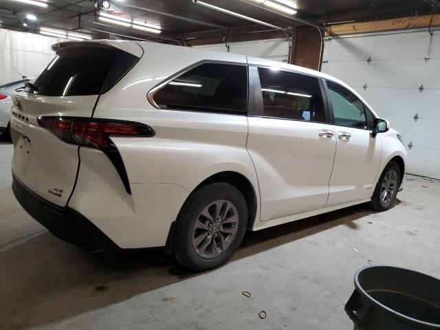 TOYOTA SIENNA XLE 2021