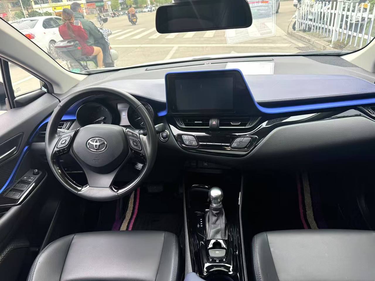 TOYOTA C-HR Deluxe Edition 2021