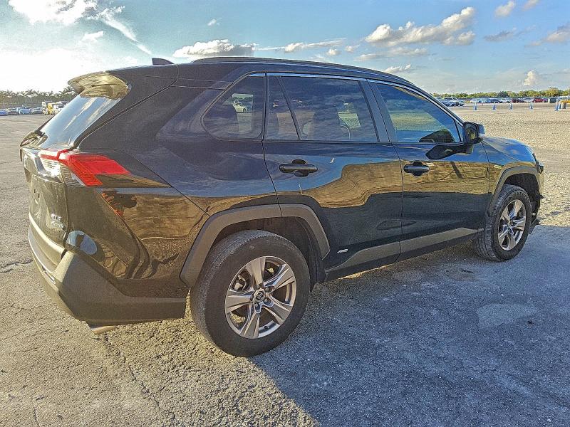 TOYOTA RAV4 XLE 2023