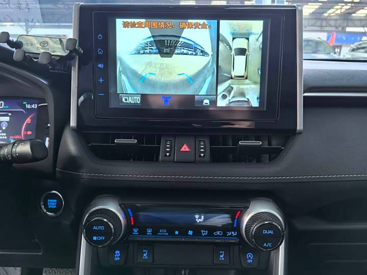 TOYOTA RAV4 2021