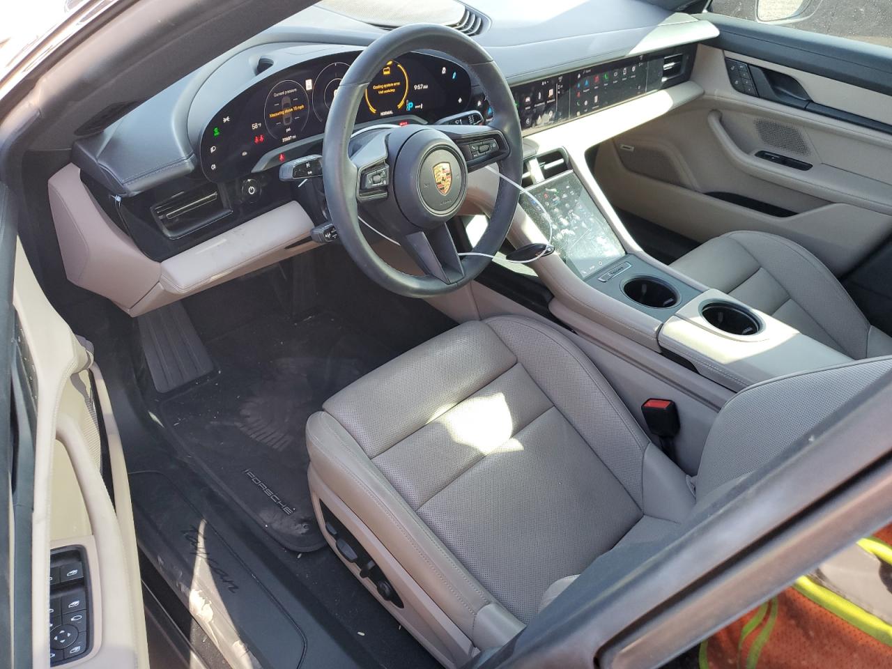 PORSCHE TAYCAN 2022