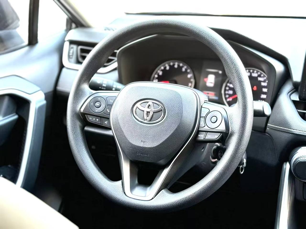 TOYOTA RAV4 2021