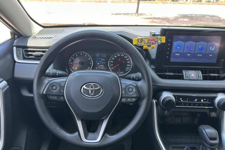 TOYOTA RAV4 2021