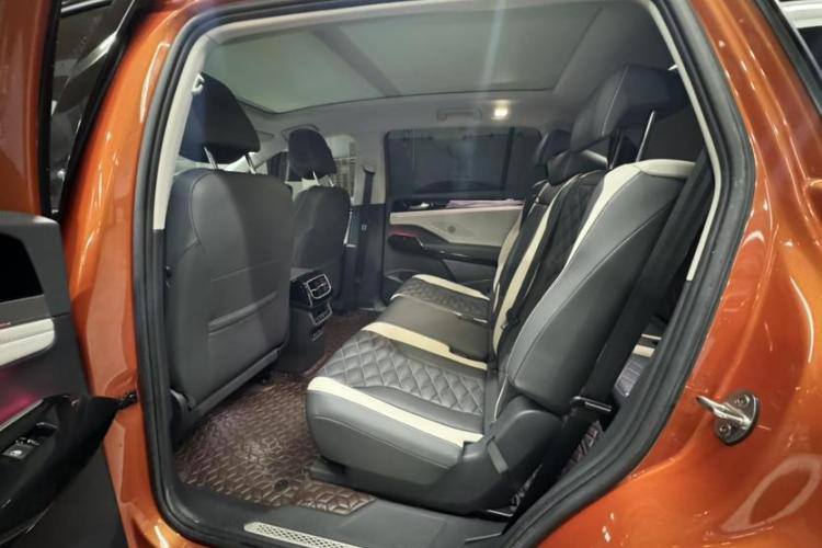 Volkswagen ID.6 CROZZ First Edition 2021