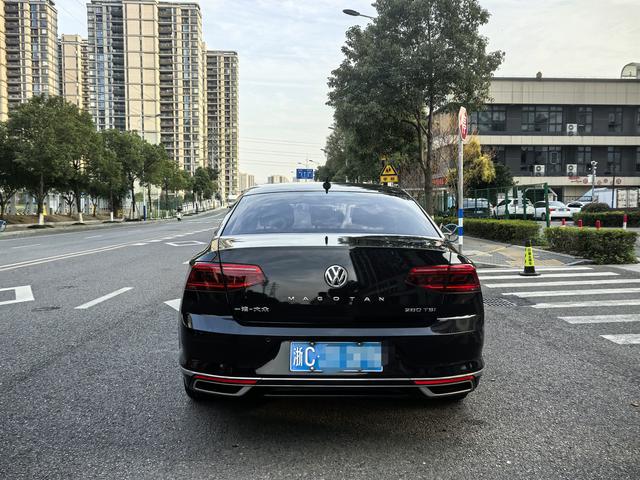 VOLKSWAGEN PASSAT 2020