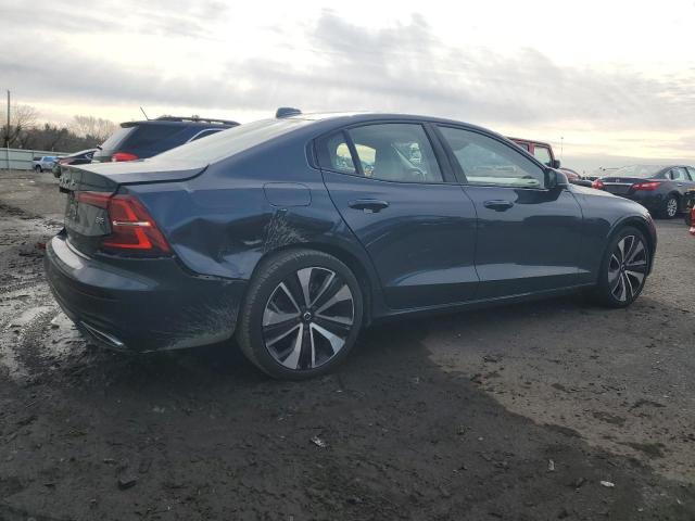 VOLVO S60 B5 MOMENTUM 2021
