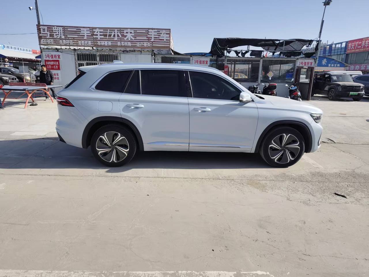 Geely Monjaro HI-F 2022