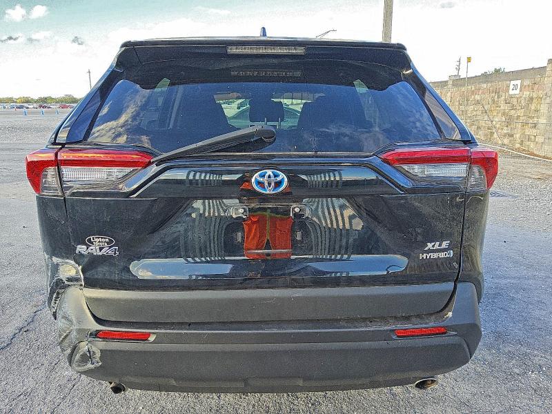 TOYOTA RAV4 XLE 2023