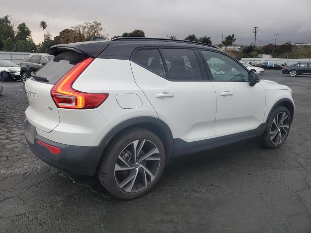 VOLVO XC40 T4 R-DESIGN 2021