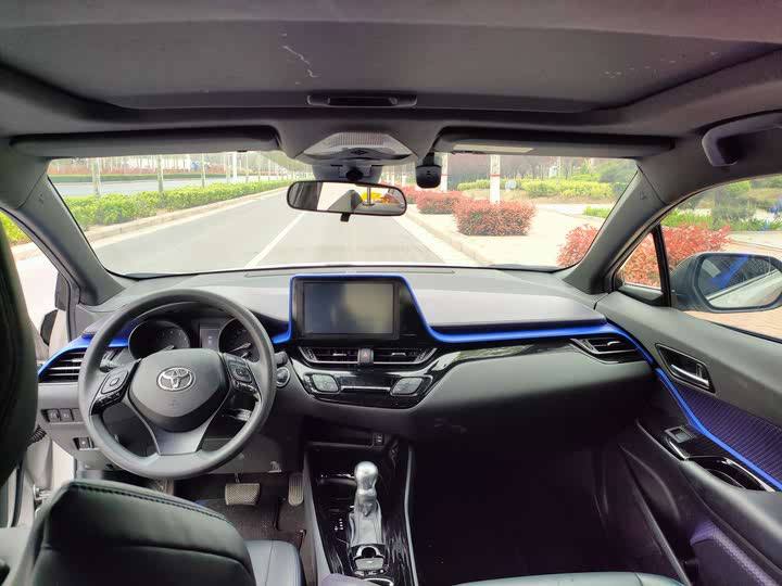 TOYOTA C-HR 2020