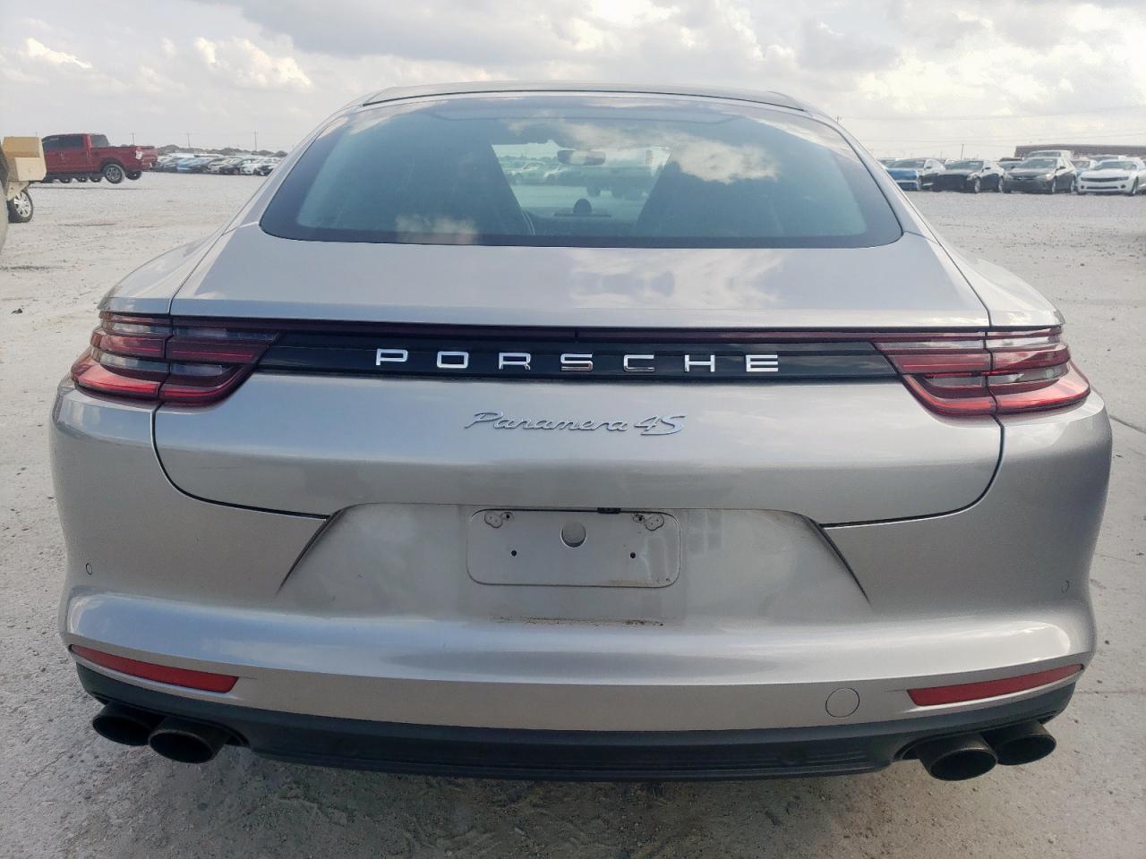 PORSCHE PANAMERA 4S 2017