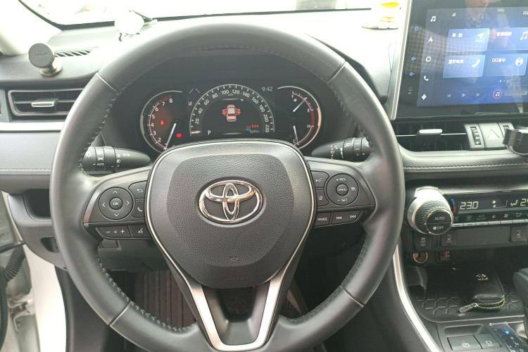 TOYOTA RAV4 2022