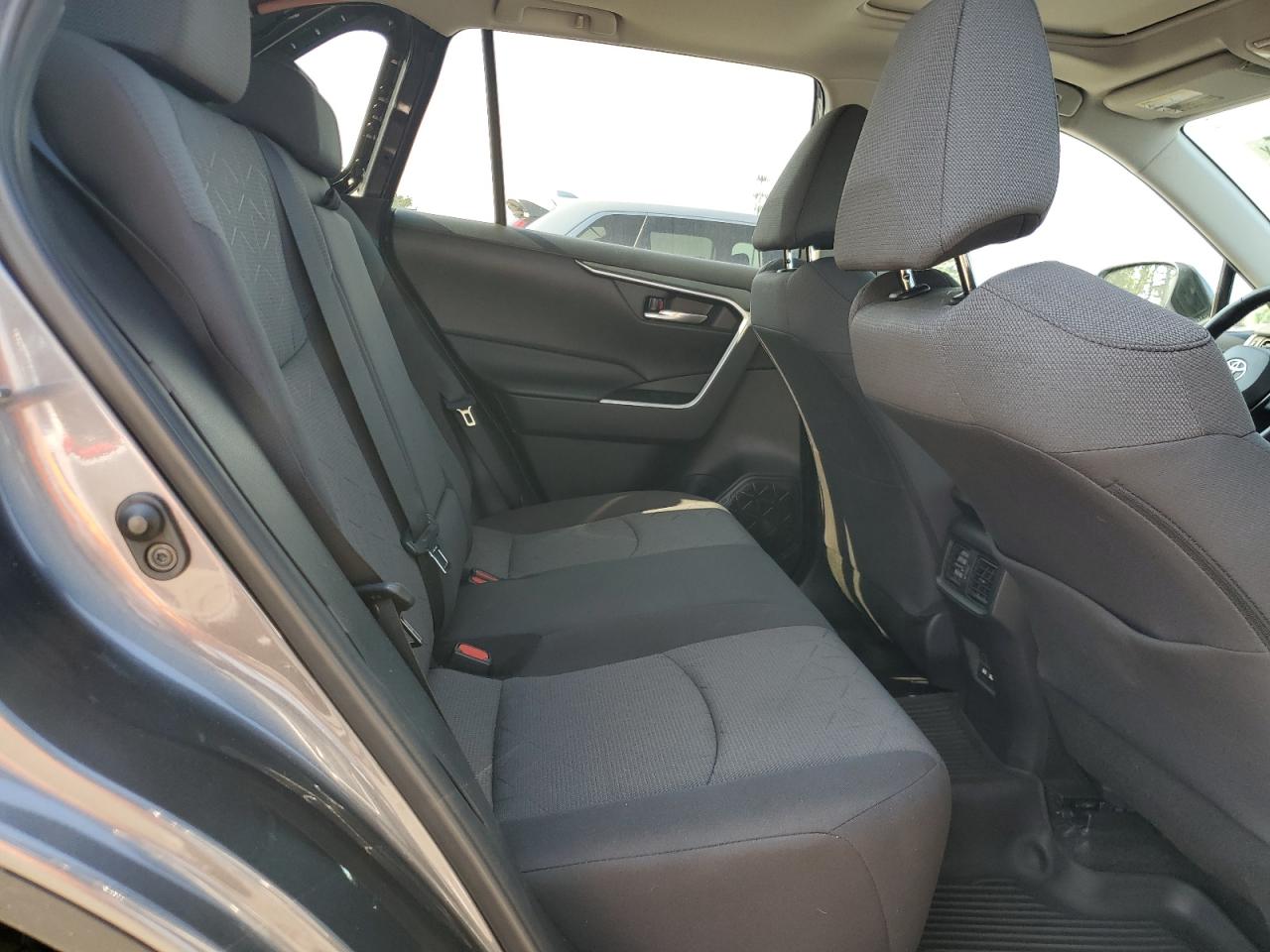 TOYOTA RAV4 XLE 2021
