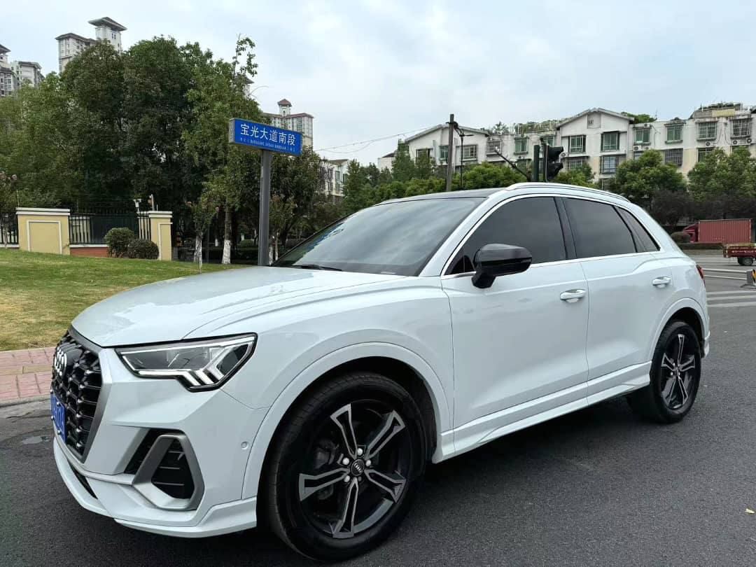 AUDI Q3 2021