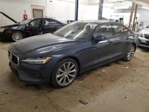 VOLVO S60 T5 MOMENTUM 2021