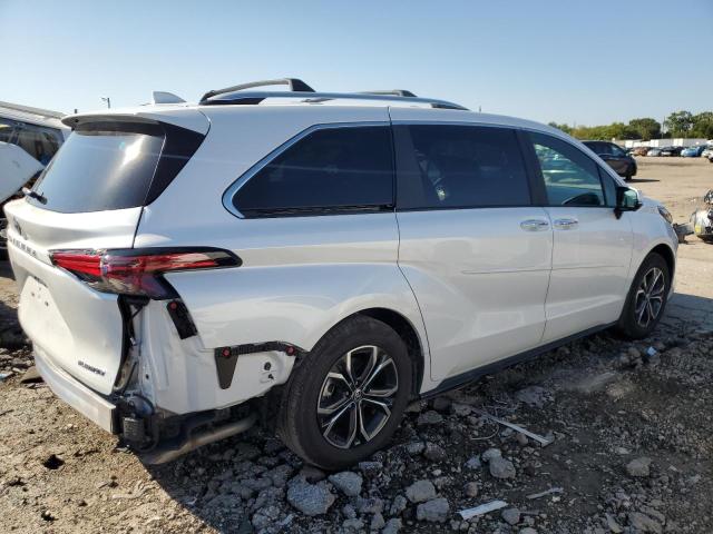 TOYOTA SIENNA LIMITED 2025