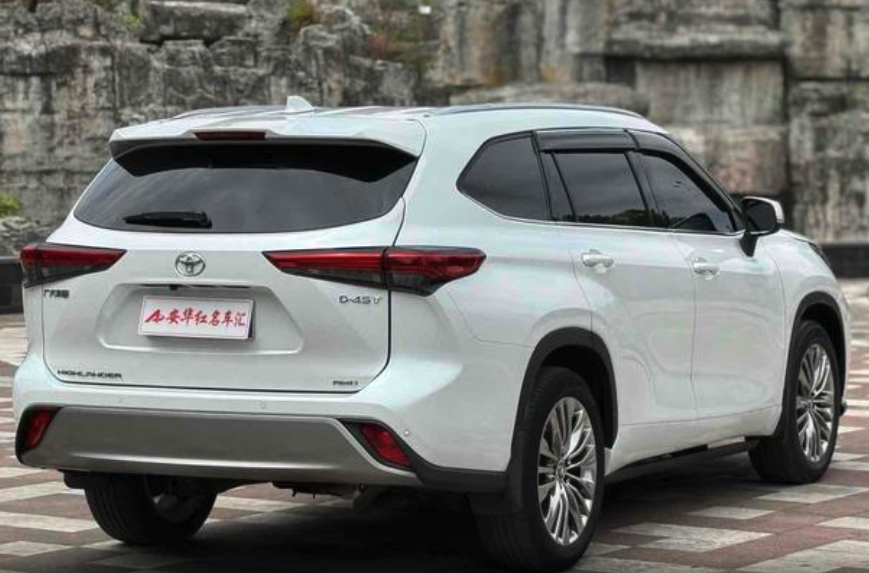 TOYOTA HIGHLANDER 380T Premium Edition 2022