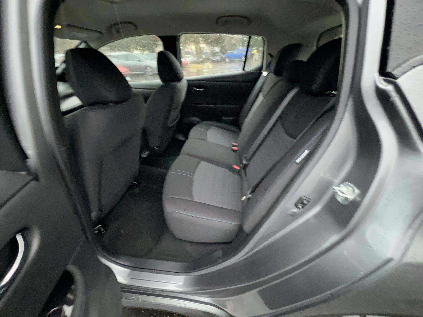 Nissan LEAF SV 2020