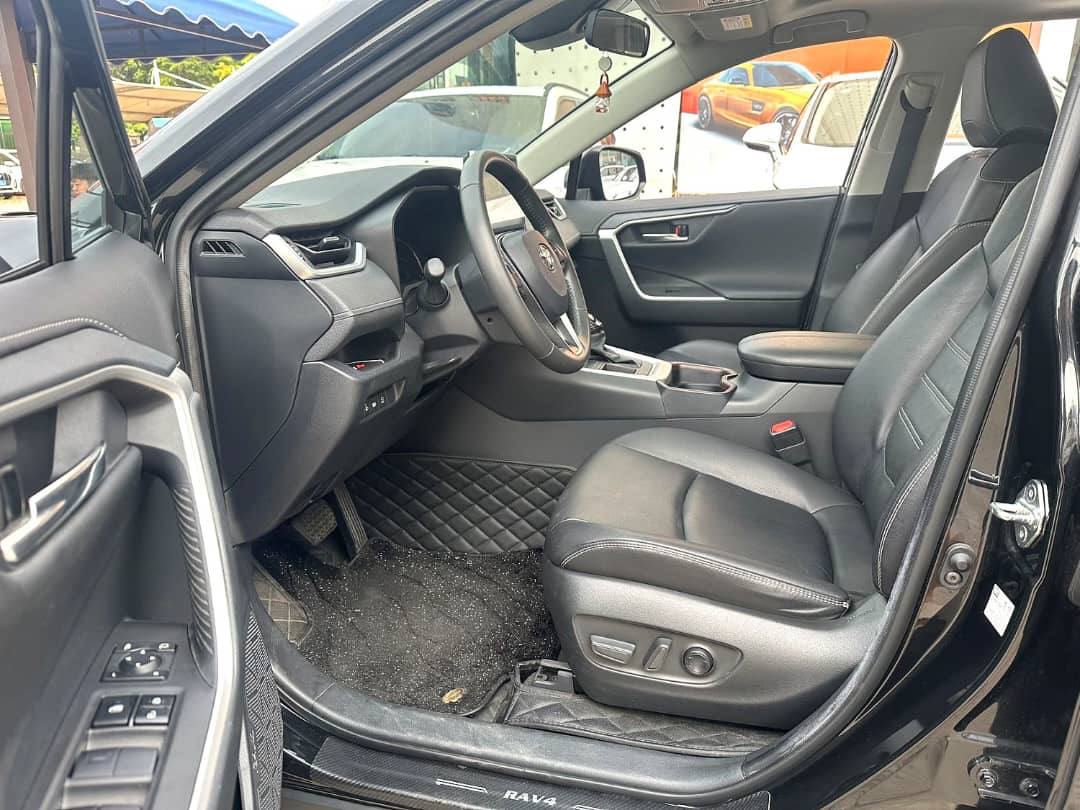 TOYOTA RAV4 2021