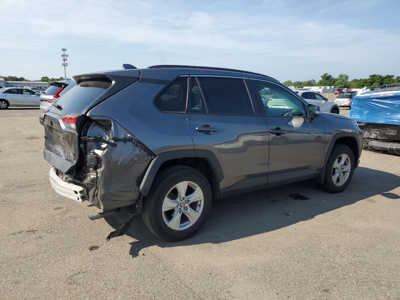 TOYOTA RAV4 XLE 2021