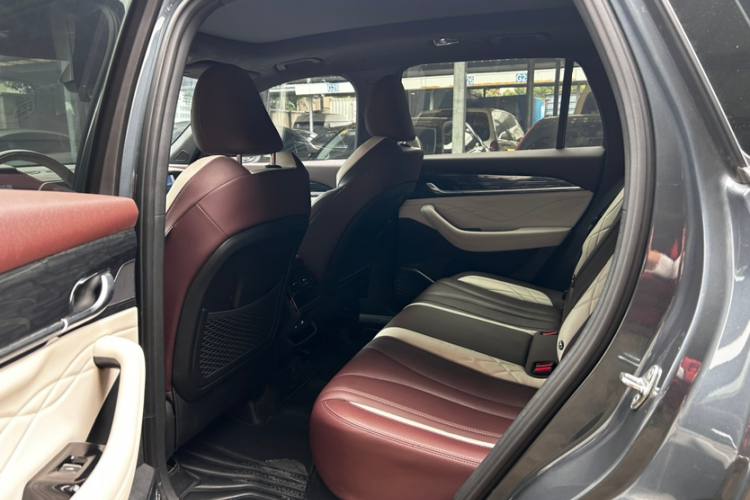Geely Xingyue L 2021