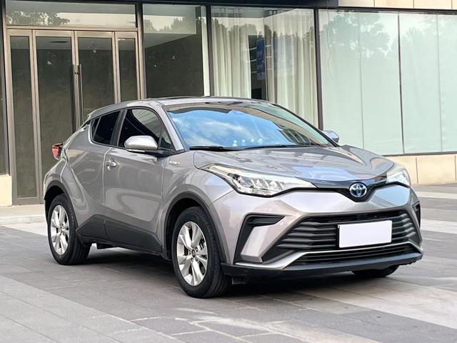 TOYOTA C-HR 2021