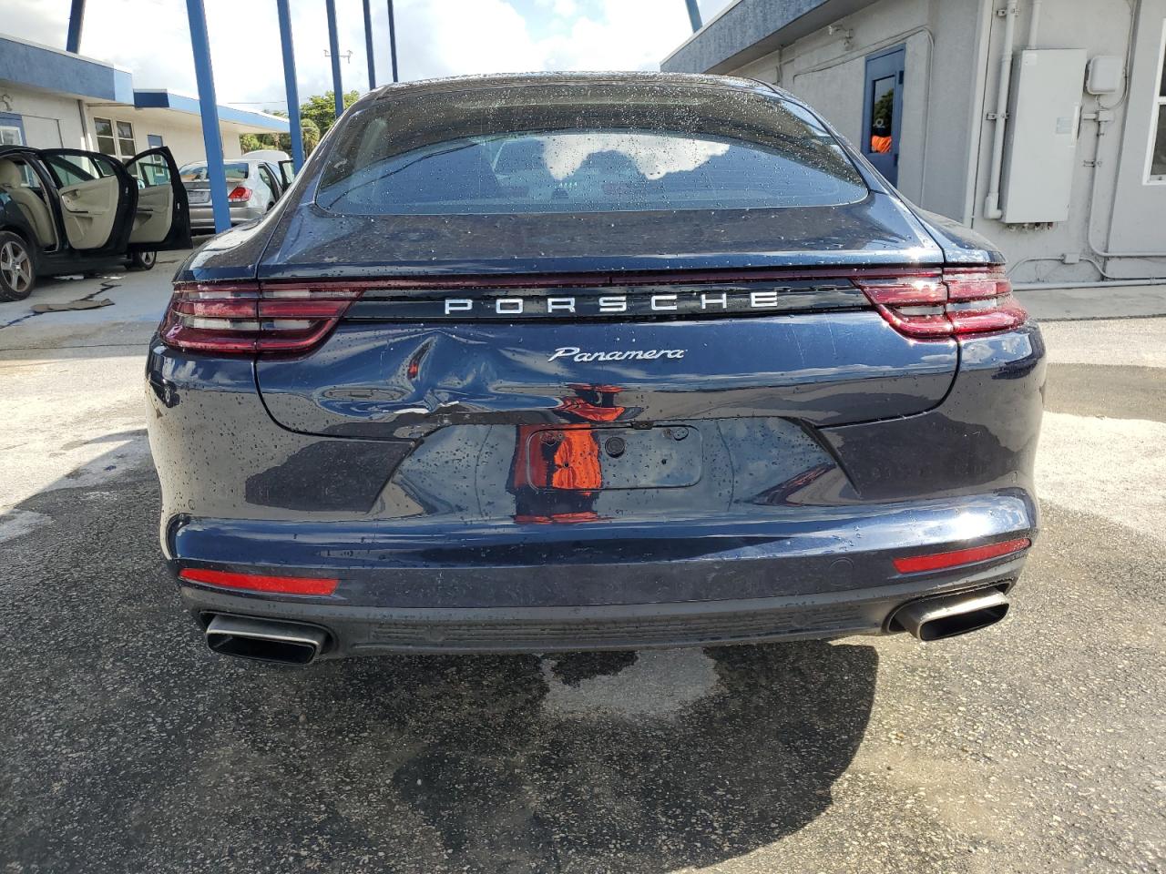 PORSCHE PANAMERA 2 2017