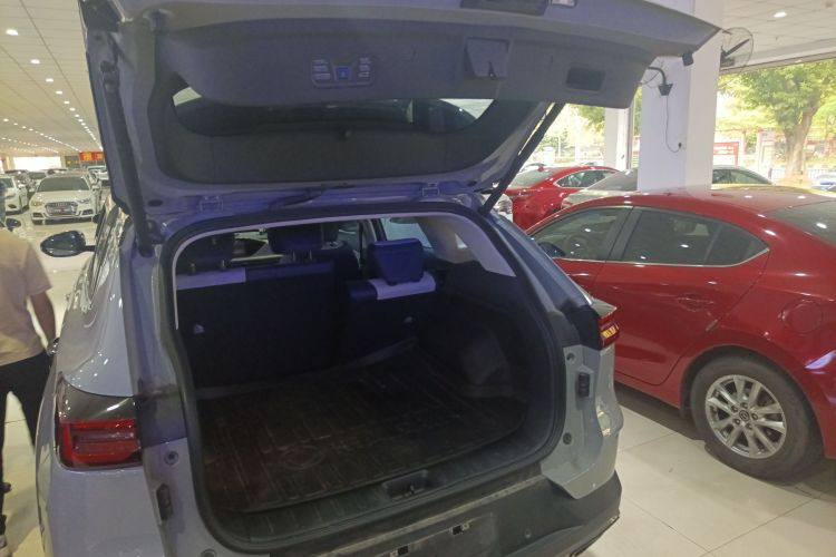 Dongfeng Aeolus Huge 2022