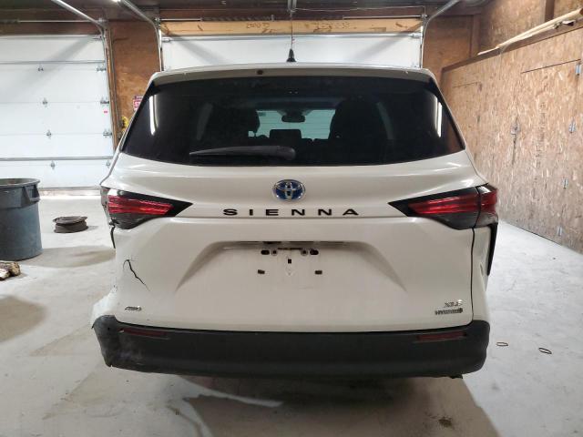 TOYOTA SIENNA XLE 2021